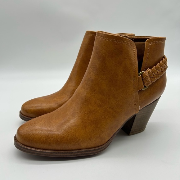 Baretraps Chestnut Booties 8M Vegan Leather Braided Strap Heeled Ankle Boots NWT - Picture 5 of 15